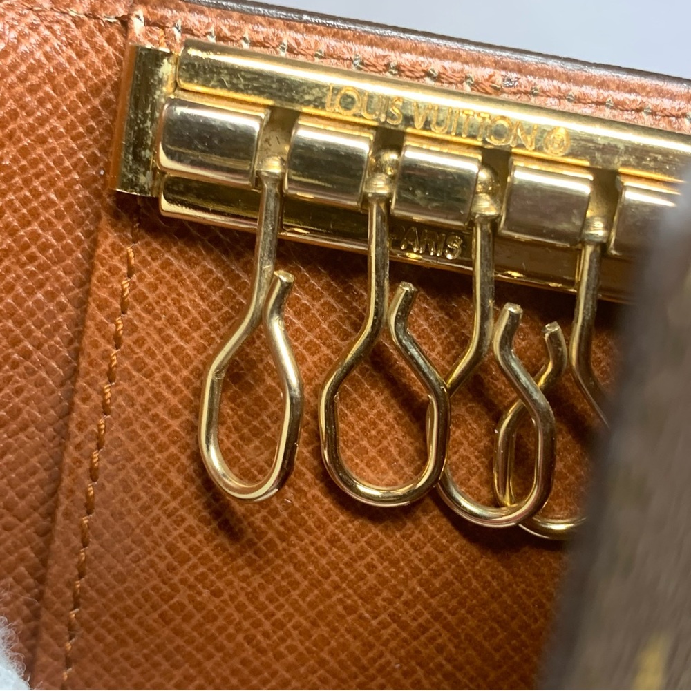 With Certificate of Authenticity Louis Vuitton Brown Monogram Key Holder - Picture 8 of 15